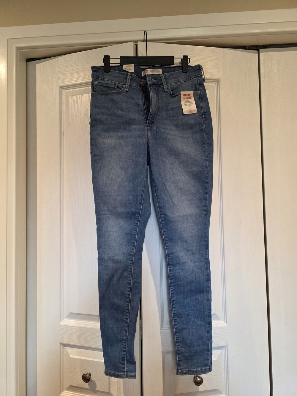 Light Wash Women's Skinny Jeans - Stretch Slim Fit